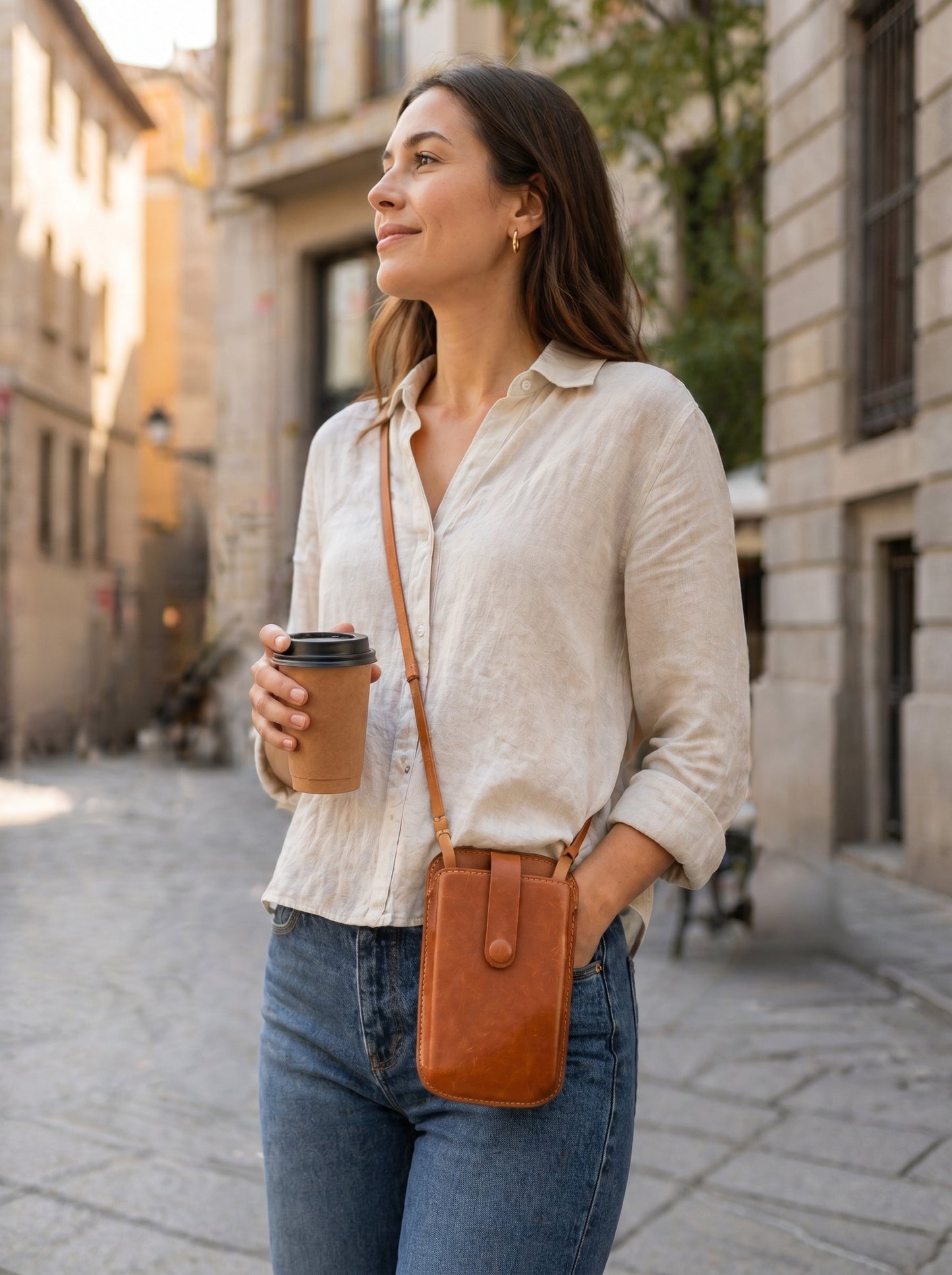 KAKAVY Handmade leather phone bag with shoulder strap detail image 4