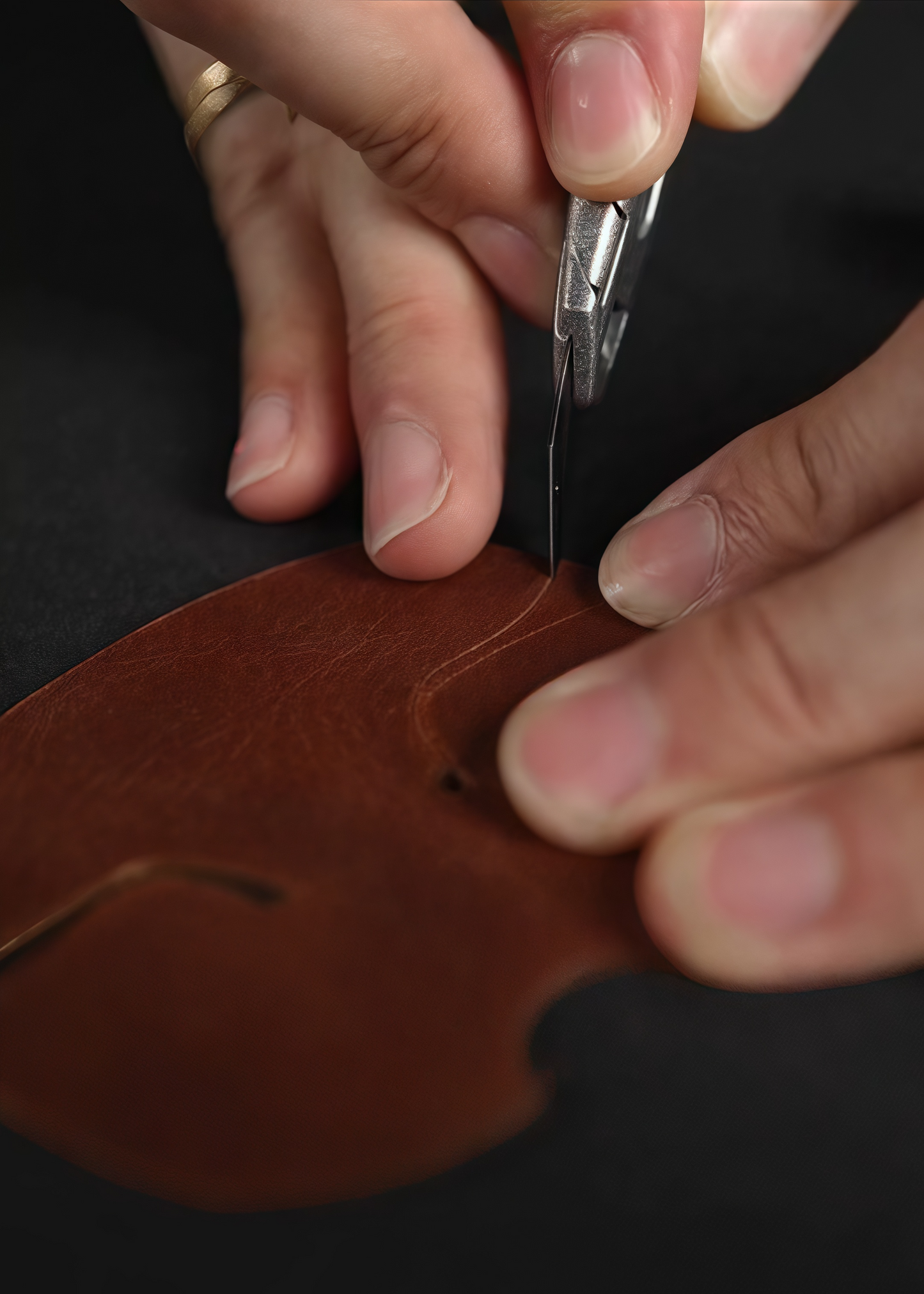 KAKAVY Premium Genuine Leather Airpods Case detail image 3