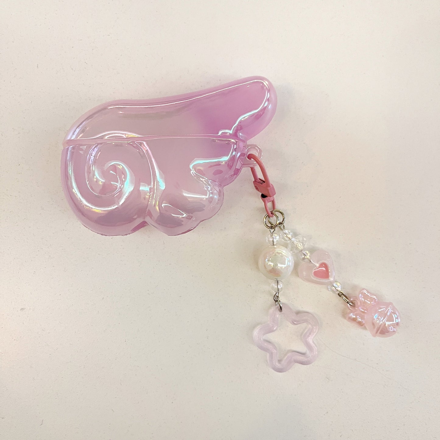 Pouzdro na AirPods Angel Wing s perleťovým & korálkovým kouzlem