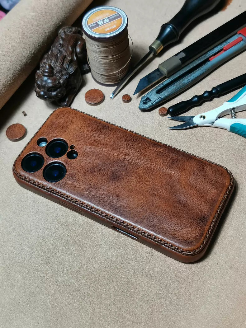 KAKAVY Handcrafted Vegetable-Tanned Leather Samsung Case - Vintage Patina Edition detail image 8