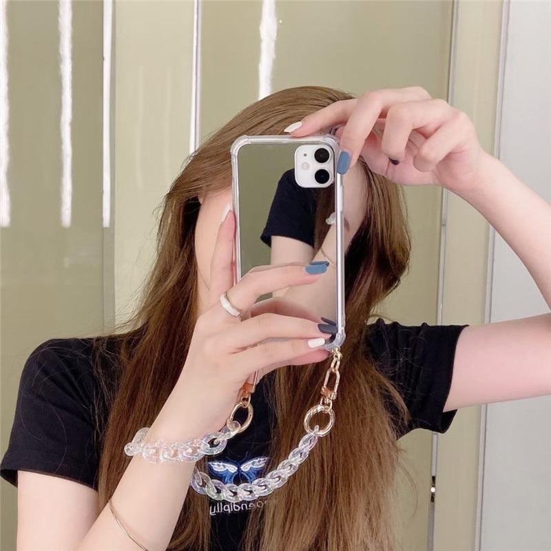 Pouzdro na iPhone se zrcadlovým řetízkem Fashionista